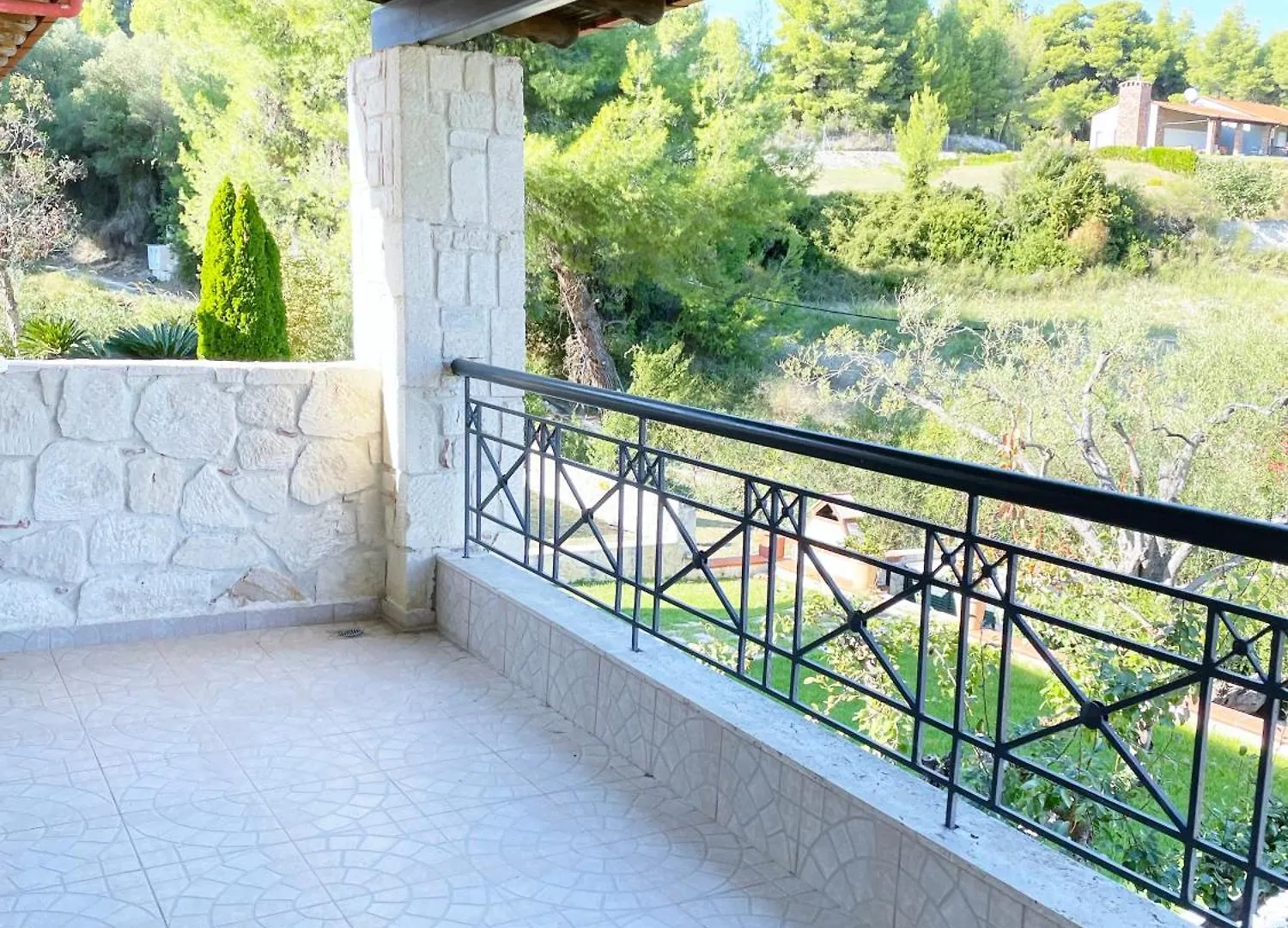 Mikael Pool Villa Paliouri